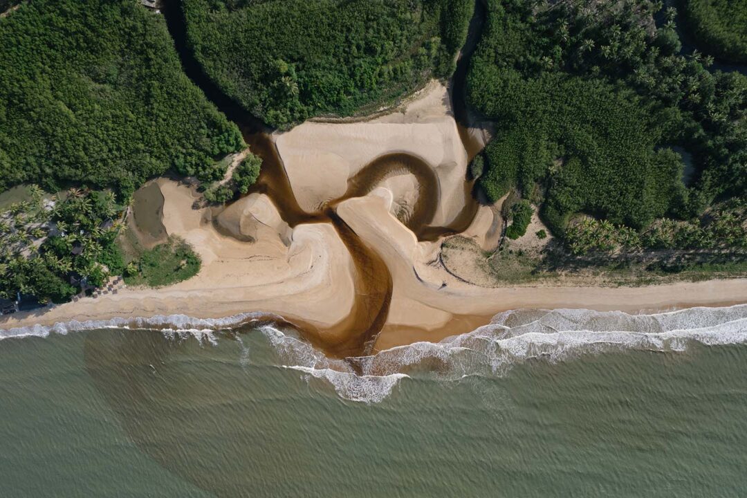 Baía dos Coqueiros - 40 lotes, pé na areia
